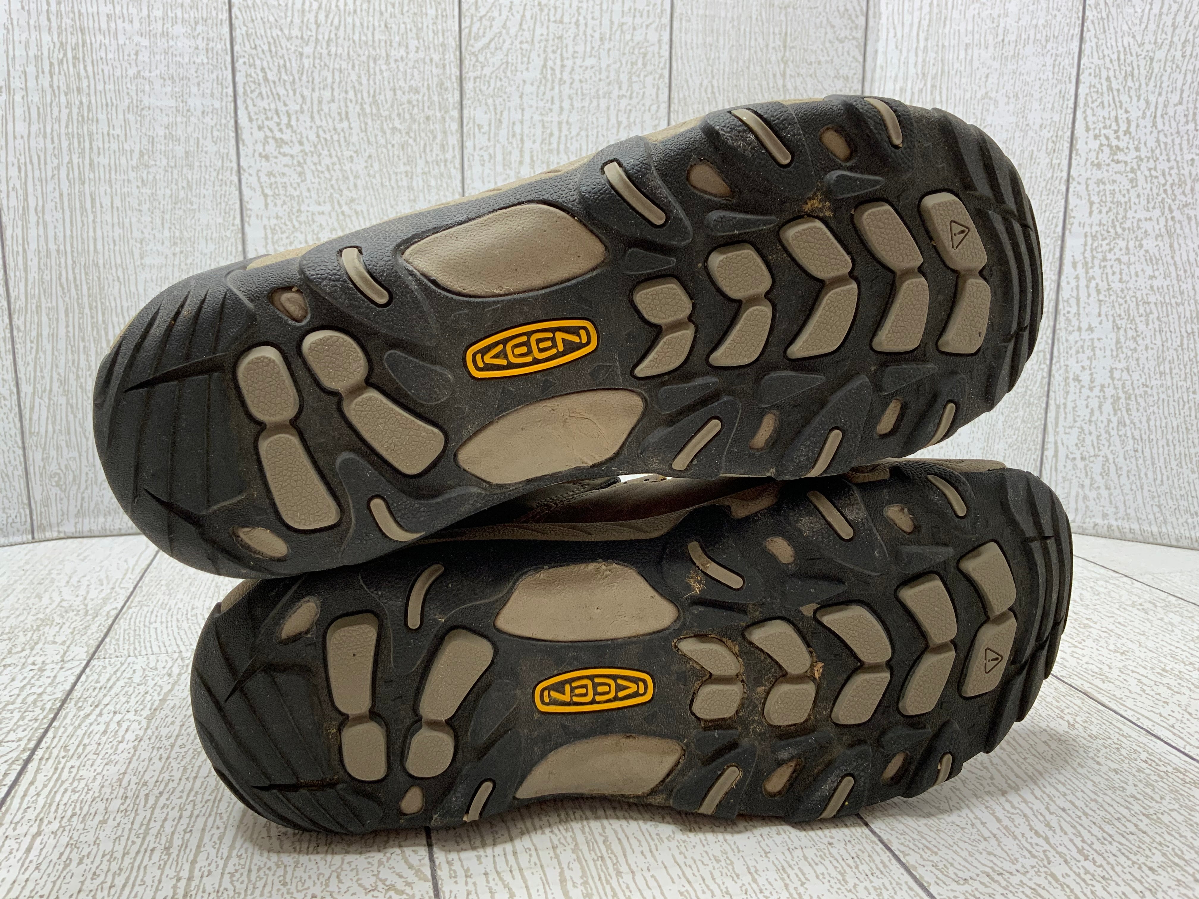 KEEN Men's Targhee 2 Mid Height Waterproof Hiking Boots **Size 8.5**